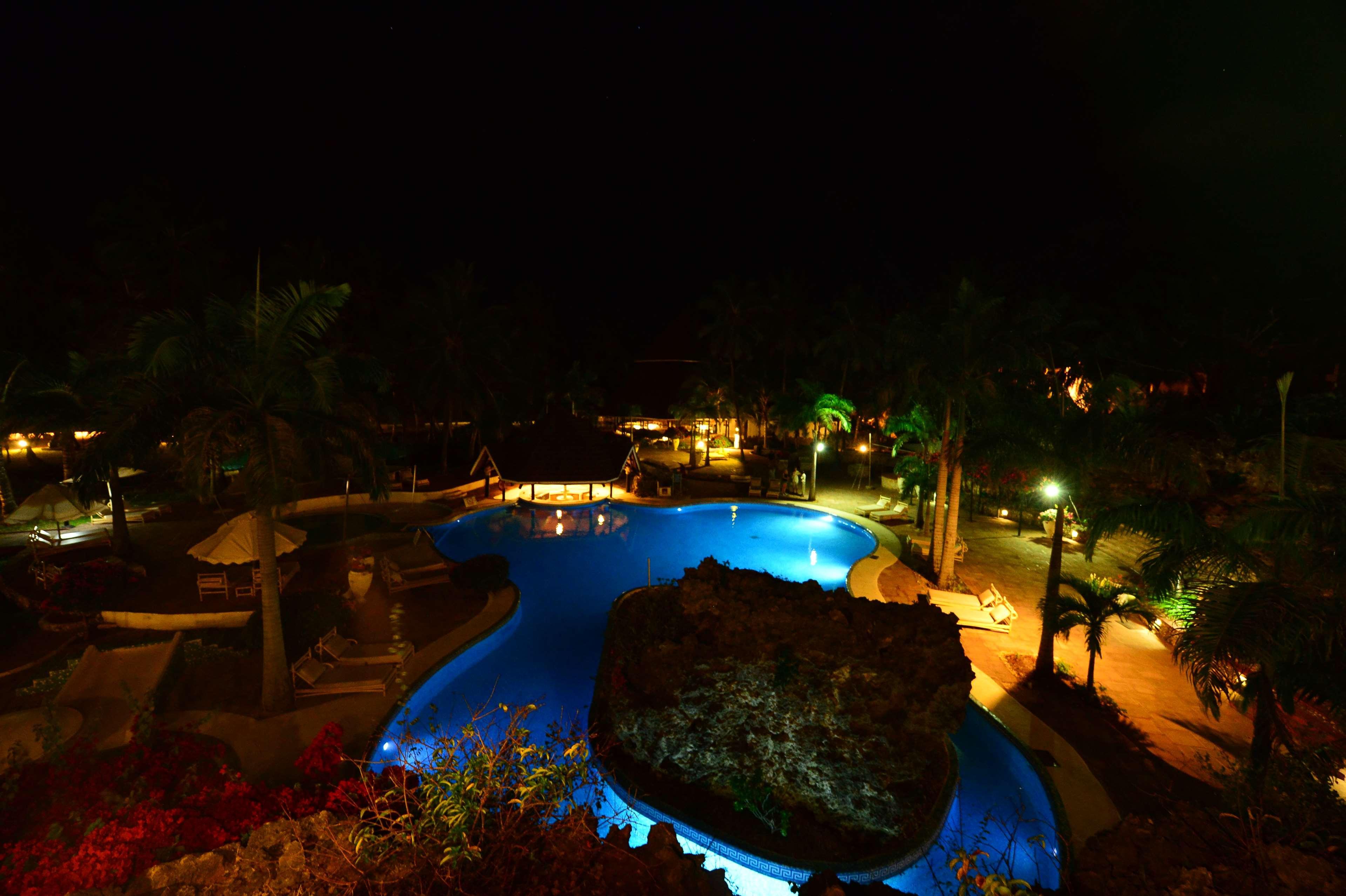 Diani Reef Beach Resort & Spa Diani Beach Exterior photo